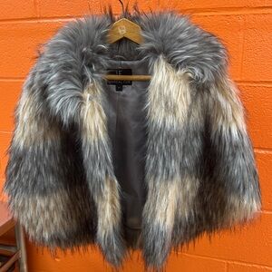 Women’s Unreal Fur Luxe Faux Fur Nord Cape in White, Gray, and Tan Size O/S